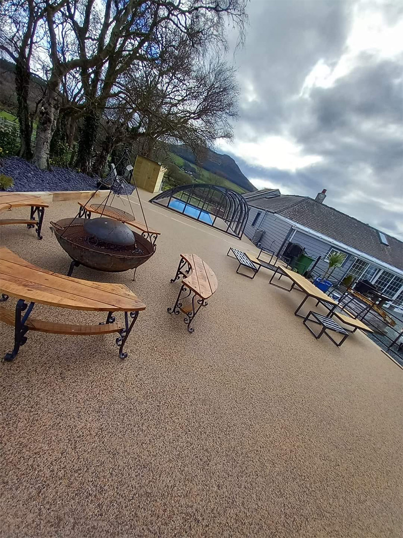 Resin bonded patio with seating area
