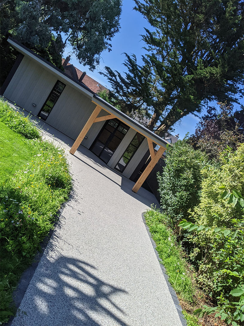 Resin bonded walkway