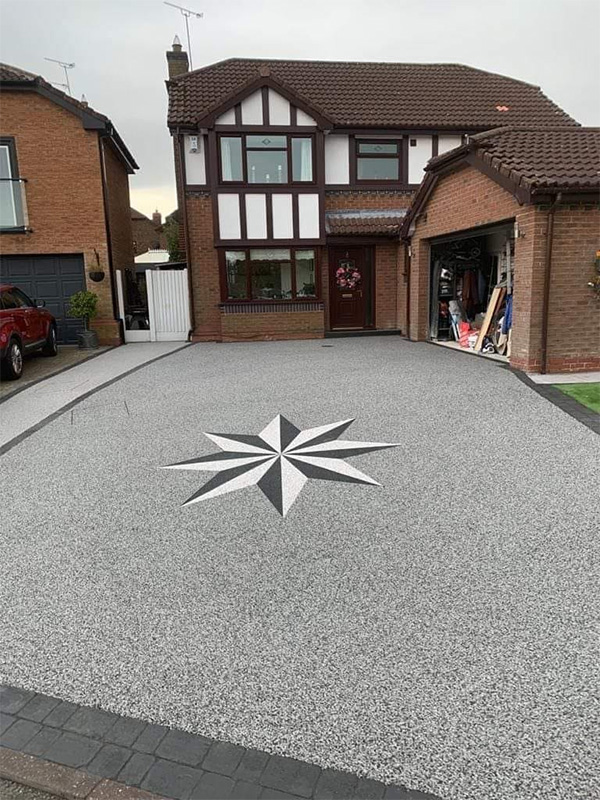 6 Resin bonded driveway with star