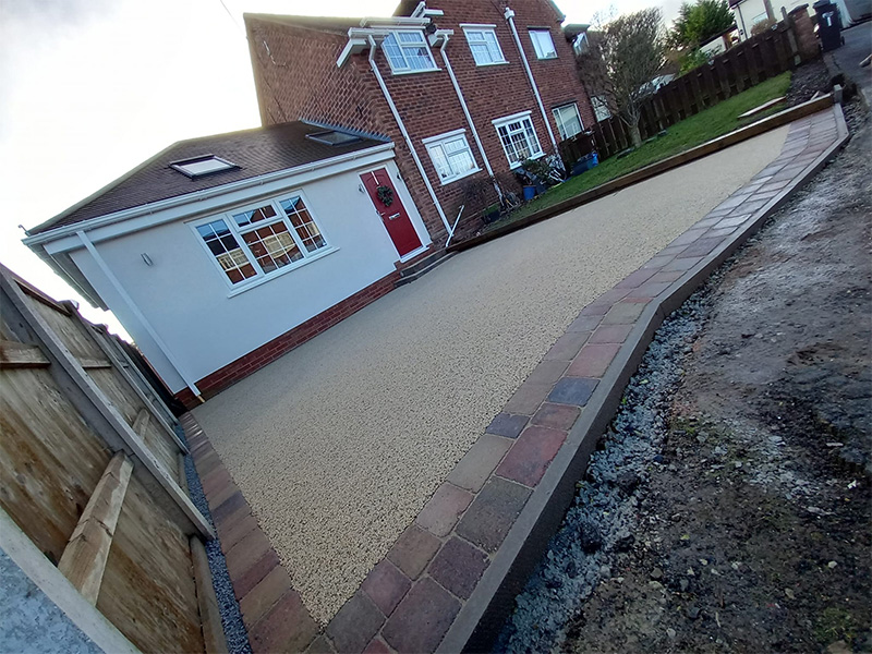 9 resin bonded driveway installation